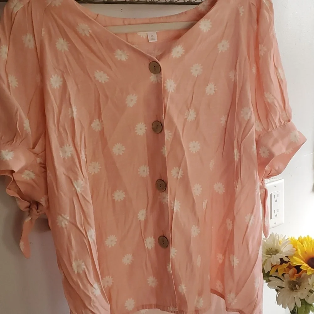 Pink dasiy Lauren Conrad top - Picture 6 of 8